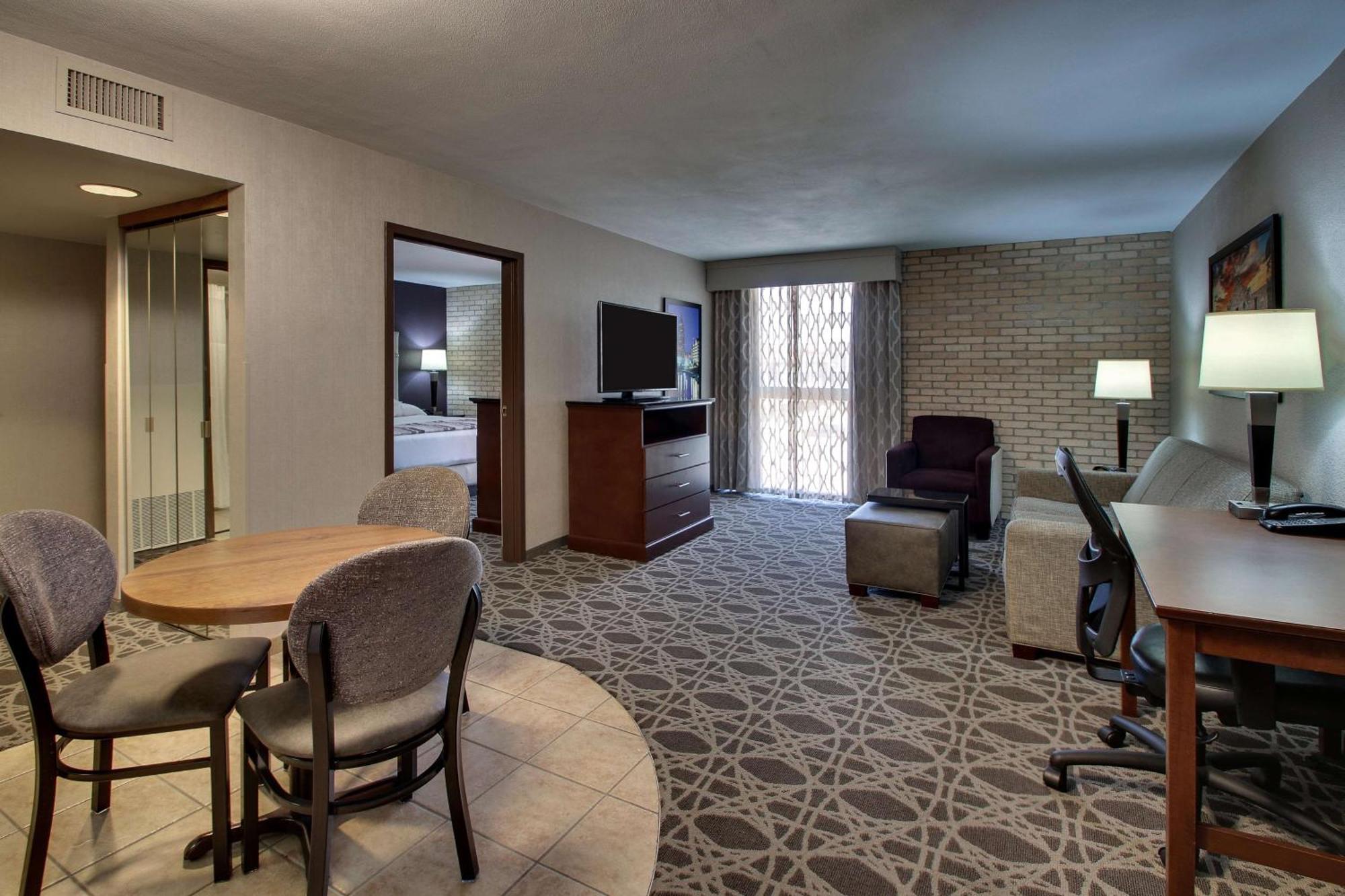 Drury Plaza Hotel San Antonio Airport Bagian luar foto