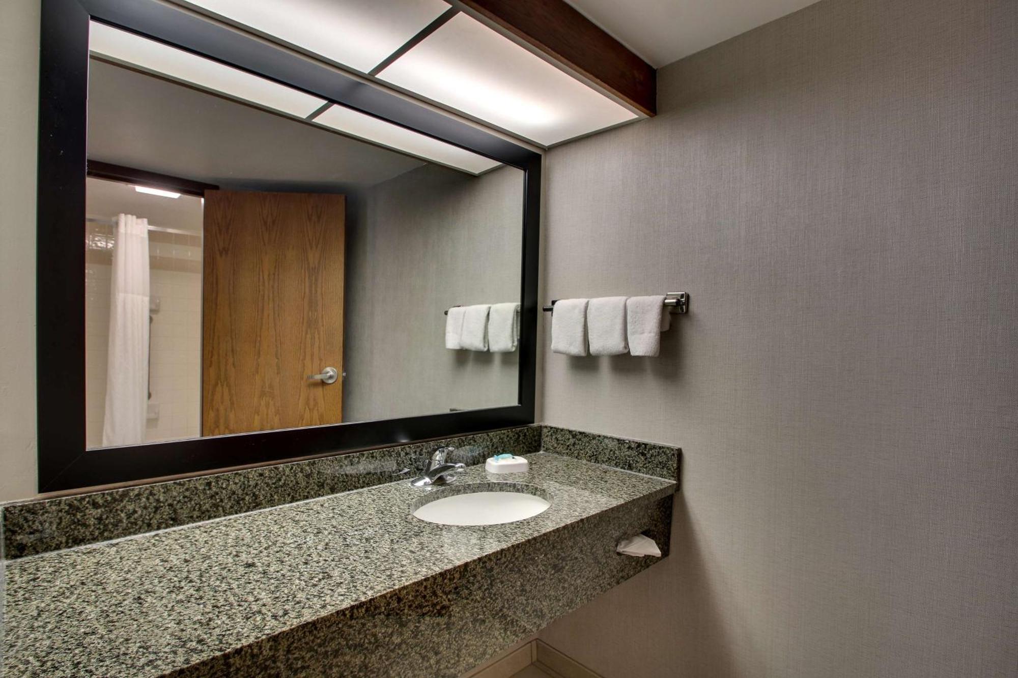 Drury Plaza Hotel San Antonio Airport Bagian luar foto