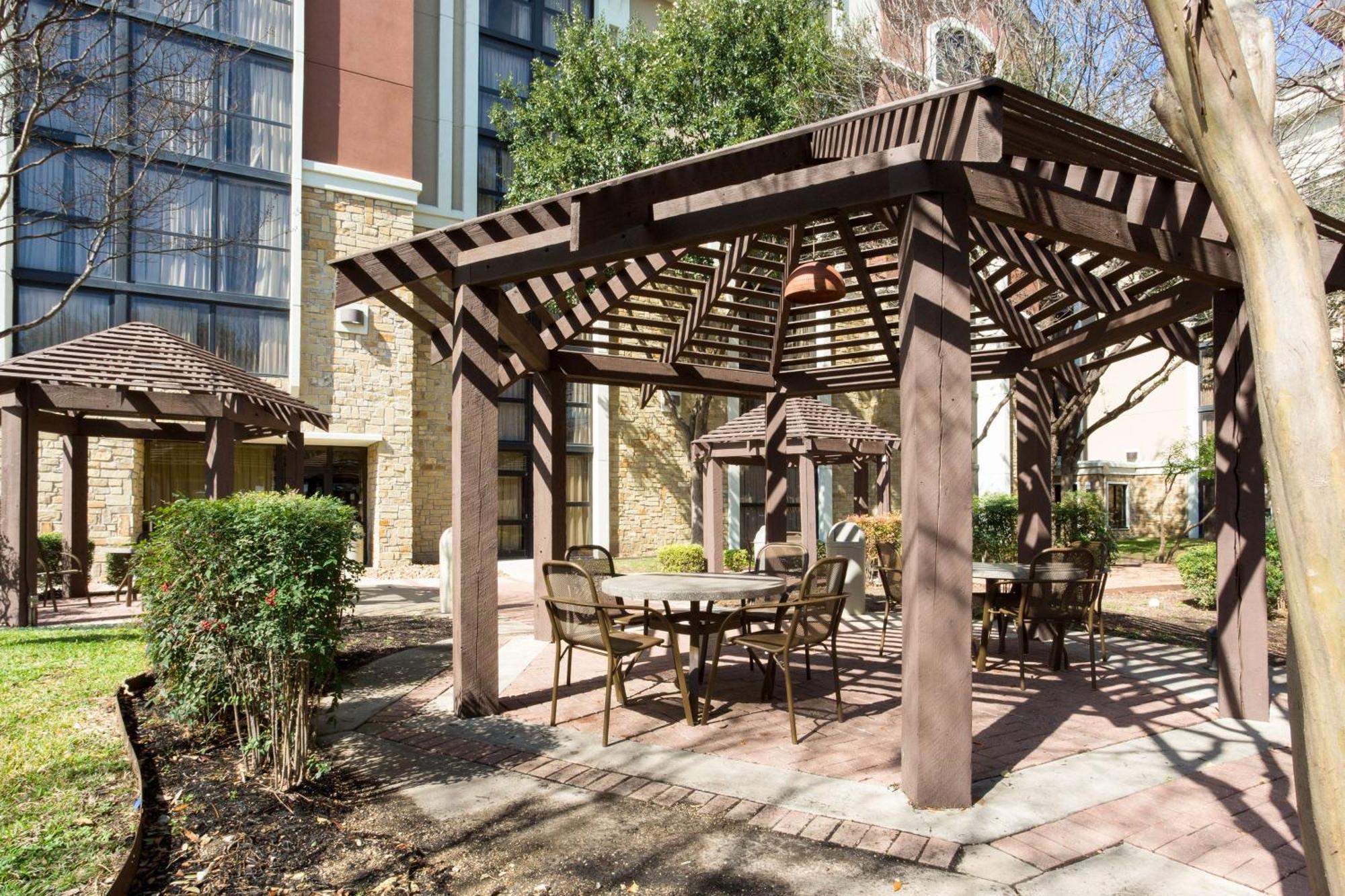 Drury Plaza Hotel San Antonio Airport Bagian luar foto